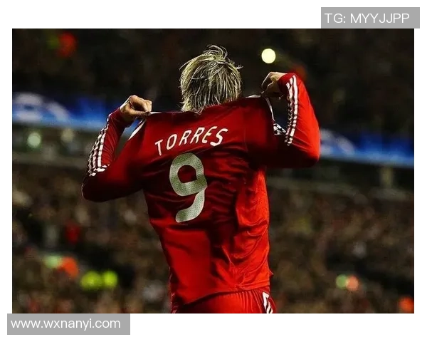 C罗与托雷斯的巅峰对决谁才是足球历史上的传奇前锋